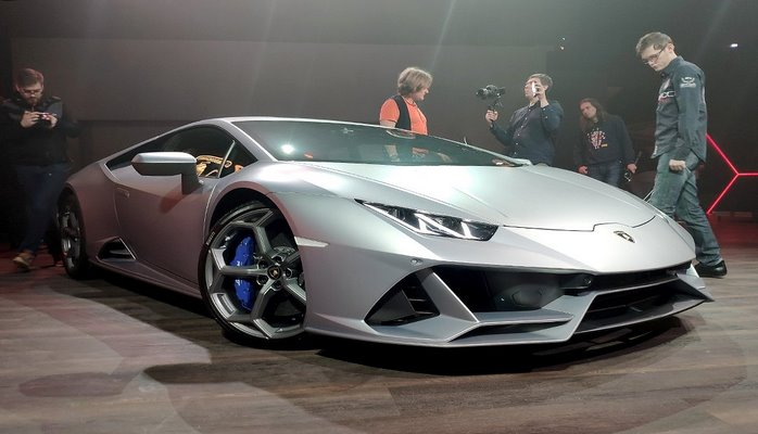 Lamborghini представила в России новый Huracan Evo