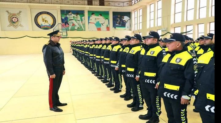 Nazir yol polisinin yeni geyim formasına baxış keçirdi