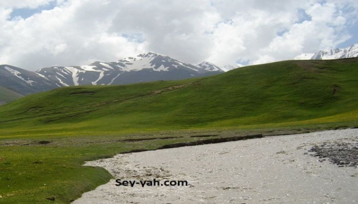 Azərbaycanda müəllim müsahibəyə dağdan qoşuldu