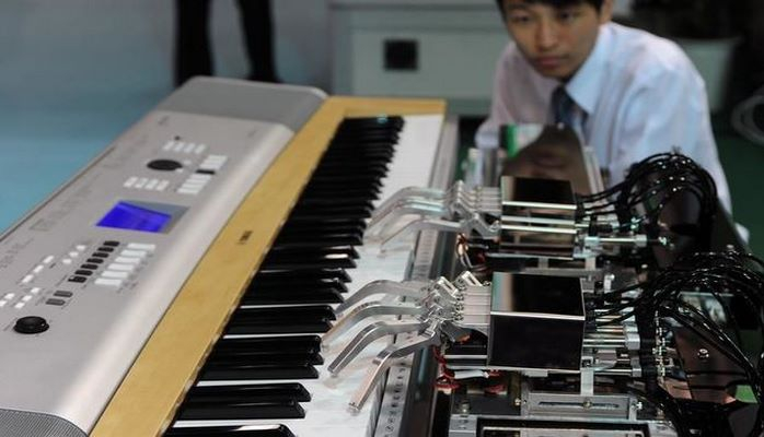 Piano ifa edən robot yaradıldı