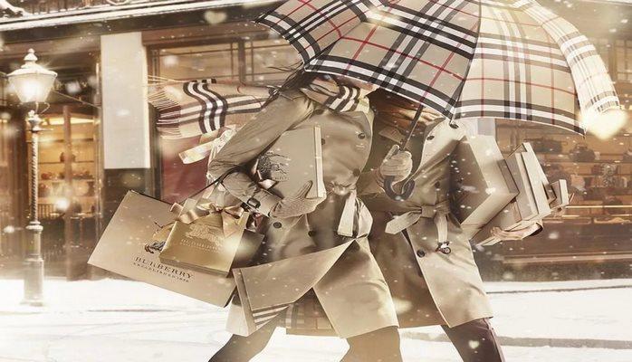 "Burberry" milyonlarca funtsterlinq dəyərində satılmayan məhsullarını yandıraraq məhv etmə üsuluna son verdiyini açıqlayıb