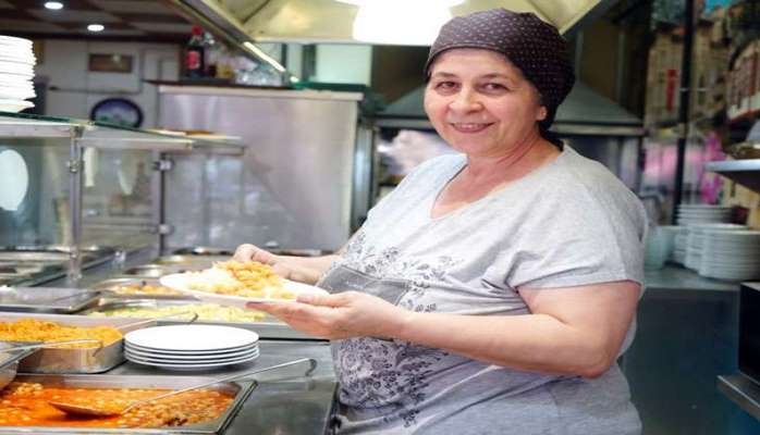 Qabyuyan kimi işlədiyi restoranın müdiri oldu