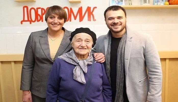 Эмин Агаларов открыл в Москве бесплатное кафе для пожилых людей