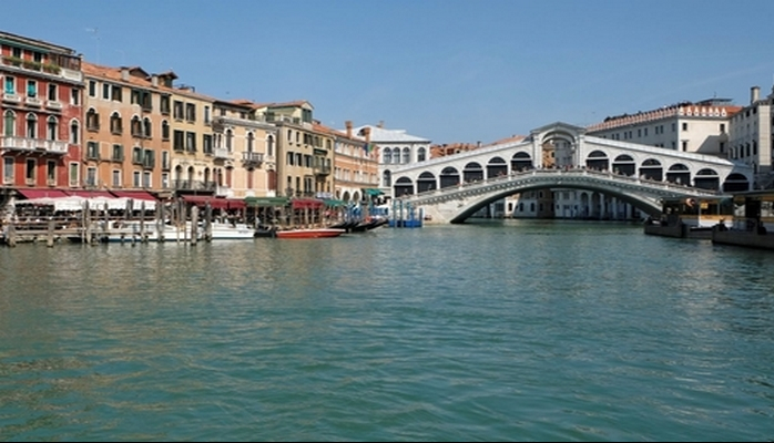 Venesiyada turistlər üçün yeni vergi tətbiq olunacaq