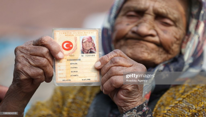 3 padşah, 12 ölkə prezidenti görüb