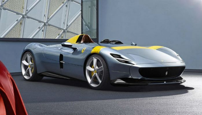 “Ferrari” yeni möhtəşəm modellərini təqdim etdi