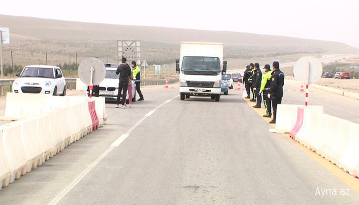 Ara yollarda da polis postları qurulub