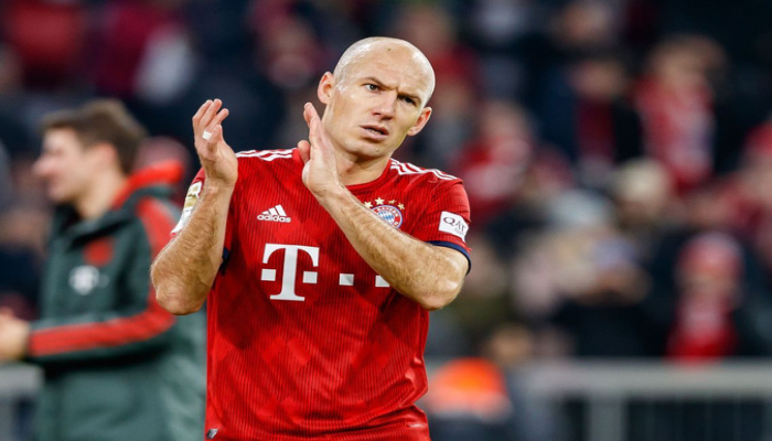 Aryen Robben karyerasını başa vurub