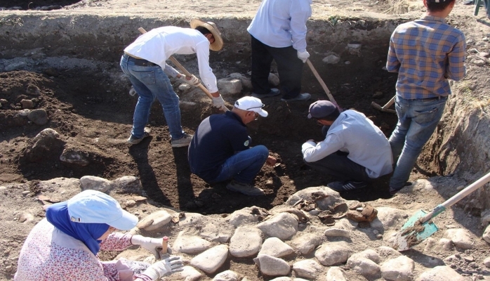 Yeni çəkilən yolda qədim tikinti aşkarlanıb