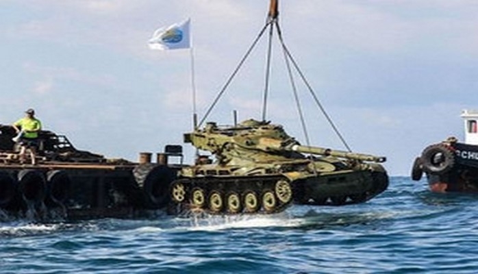 Aralıq dənizində balıqları qorumaq üçün tankları suya batırıblar