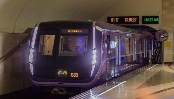 Bakı metrosunda problem yarandı - Qatarlar gecikdi