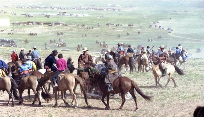 Naadam - Kişilərin üç oyunu