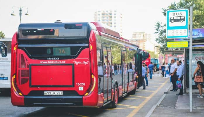 Bakıda bütün marşrutlar gecikir – Səbəb