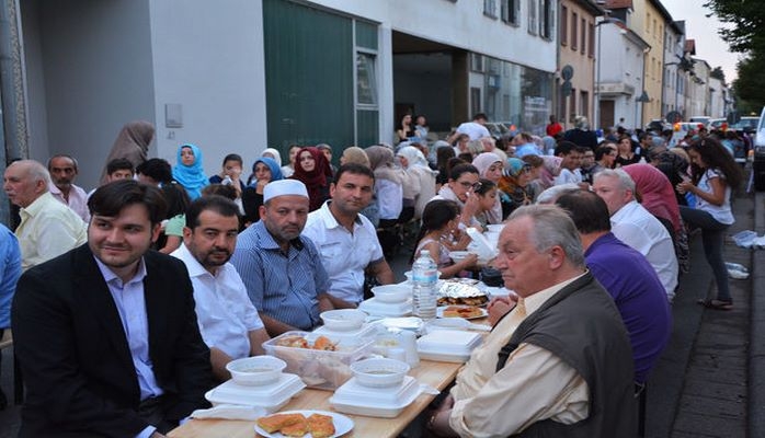 Türkiyədə 12 min nəfərlik iftar süfrəsi