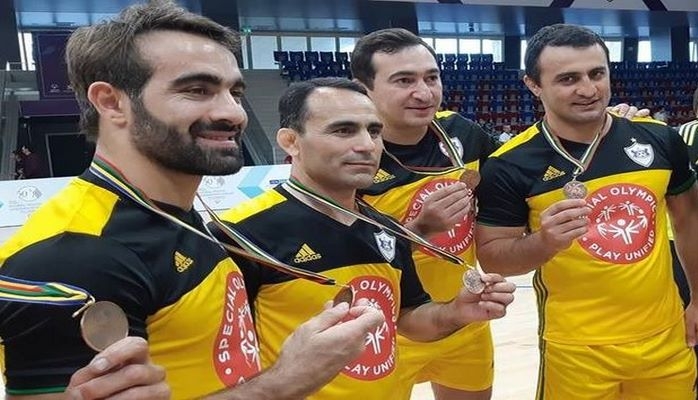 Rafael Ağayev və Olimpiya çempionlarımız futbolda qalib oldular