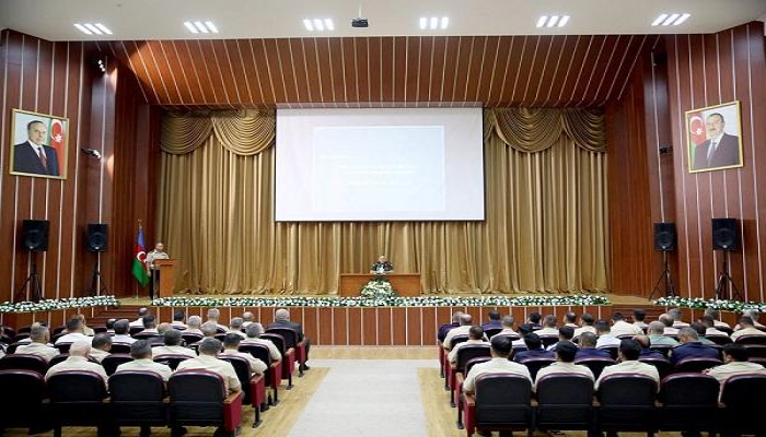 Bakı Qarnizonunda döyüşlə bağlı müşavirə