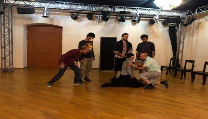 “YUĞ” Teatrı mövsümün ilk premyerasını təqdim edib