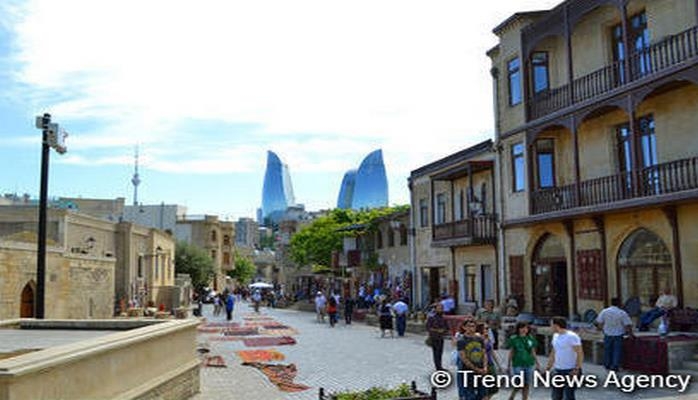 İçərişəhərdə restoranların "bağlanması" ilə bağlı - Qoruqdan açıqlama