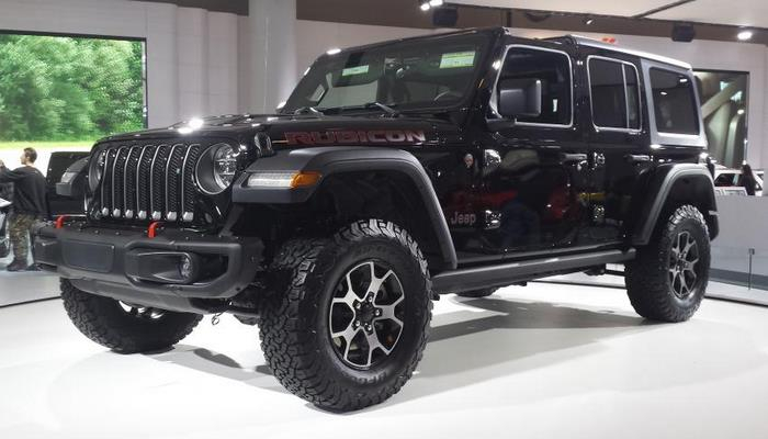 Тюнеры показали доработанный Jeep Wrangler со светодиодной решеткой