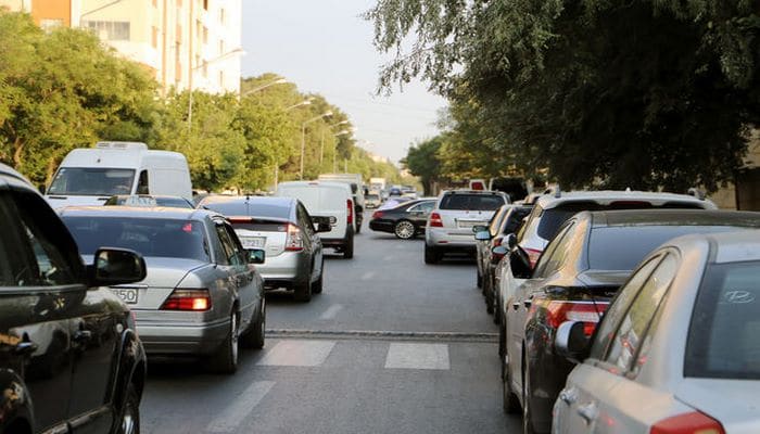 Bakıda parkinq probleminin həlli: Ekspertdən təkliflər