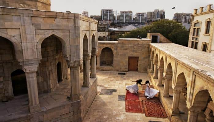 Bakıda Reza Deqatinin sərgisi açılacaq