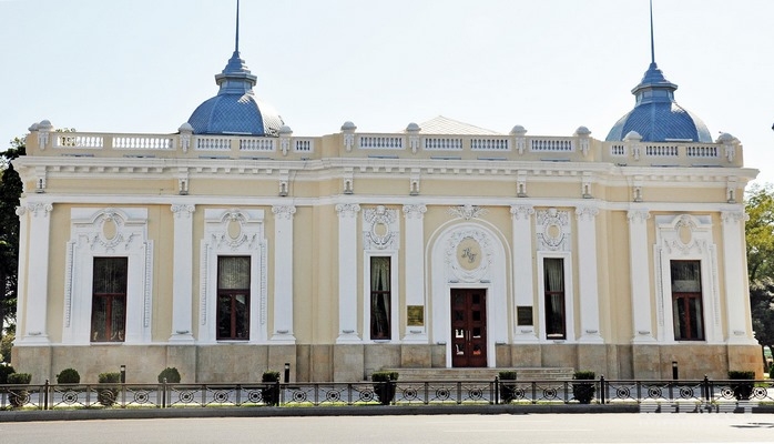 Kukla Teatrı bağçalarda 6 manata bilet satması ilə bağlı məlumatlara münasibət bildirib