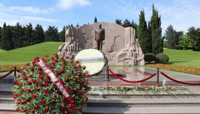 Nazirlik bayram günü bu şəxsləri mükafatlandırdı