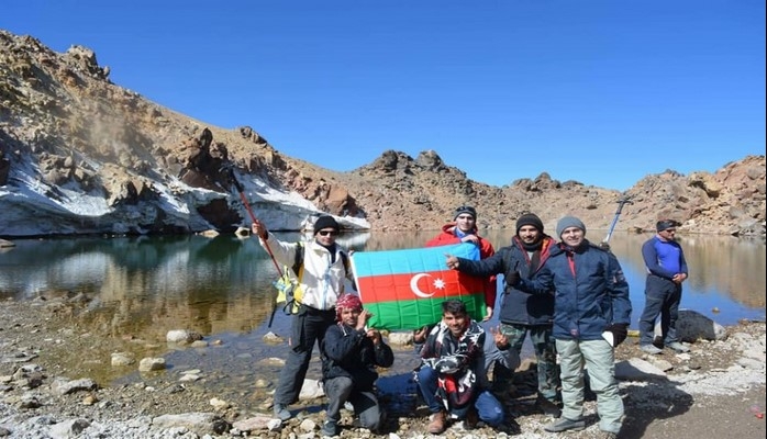 Azərbaycanlı alpinistlər Savalan dağının ən yüksək zirvəsində