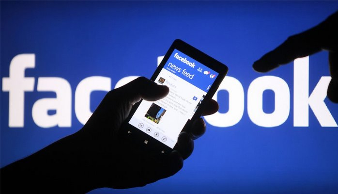 "Facebook"da saxta istifadəçi hesablarının sayı 50%-i keçir