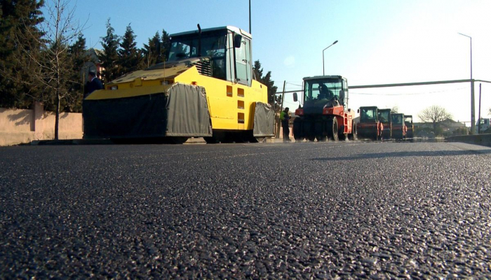 В Баку проводится ремонт ряда дорог и улиц