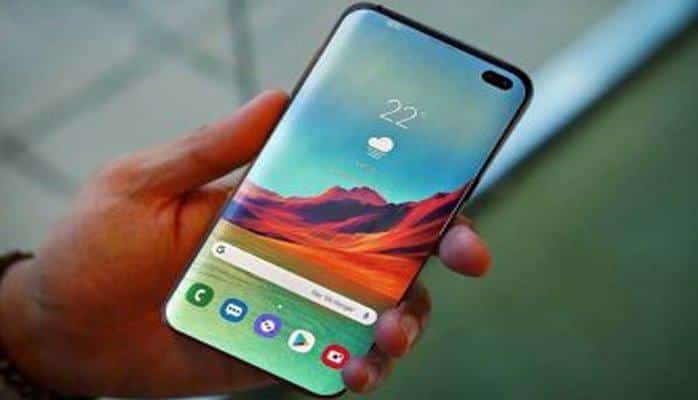 Samsung Galaxy S10 показан на «живой» фотографии