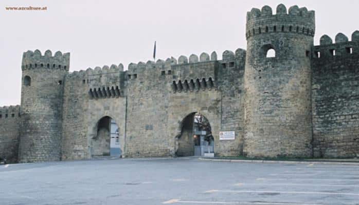 Bakının Qala divarları restorana çevrilir