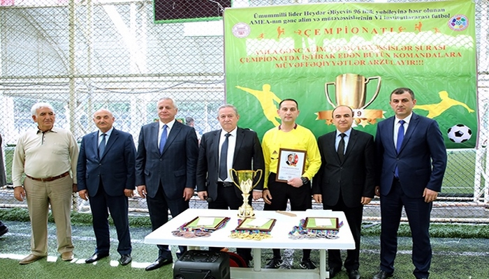 İqtisadiyyat İnstitutunun komandası “AMEA-nın gənc alim və mütəxəssislərinin VI futbol çempionatı”nın qalibi olub