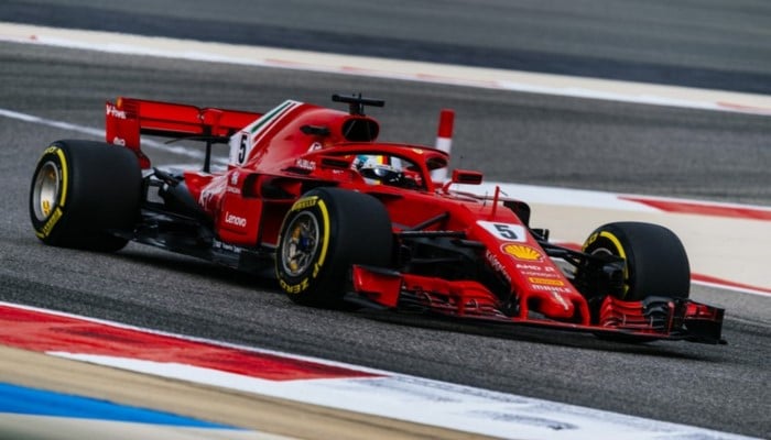 Formula 1-in rəhbəri Çeyz Keri Azərbaycan Qran Prisinin könüllüləri və marşalları ilə görüşüb