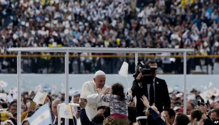 Roma Papası dünya liderlərini nüvə silahlarından imtina etməyə çağırıb