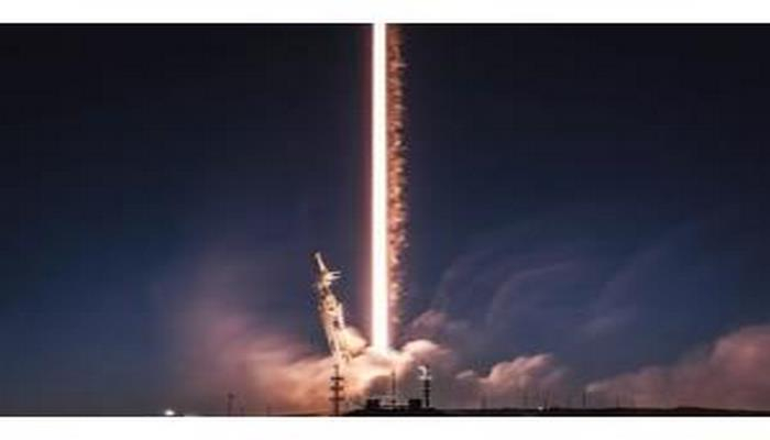 “SpaceX” şirkəti kosmosa çoxlu internet peykləri buraxacaq