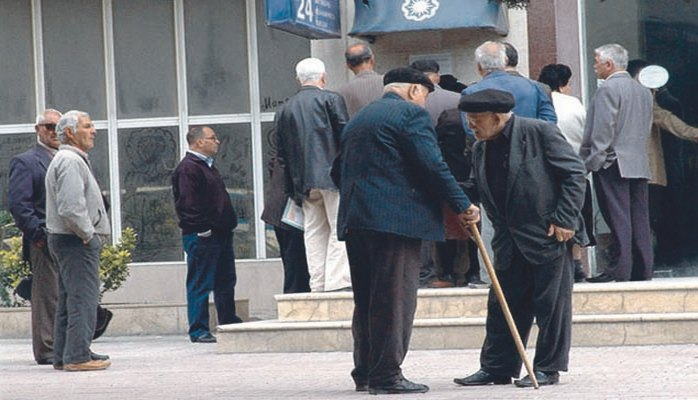 Pensiyalar verilir - Artımla...