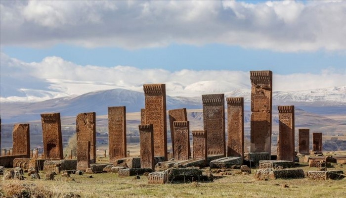 Dünyanın ən böyük Türk-İslam qəbiristanlığı turistlərin ziyarətinə açılacaq