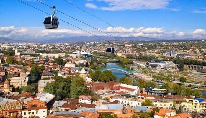 11 ayda Gürcüstana bir milyondan çox azərbaycanlı gedib