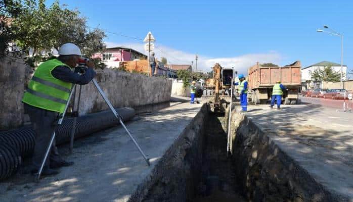 Bu küçələrin su təchizatı sistemi yenidən qurulur