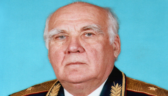 130 kriminal avtoriteti "sındırmış" general öldü
