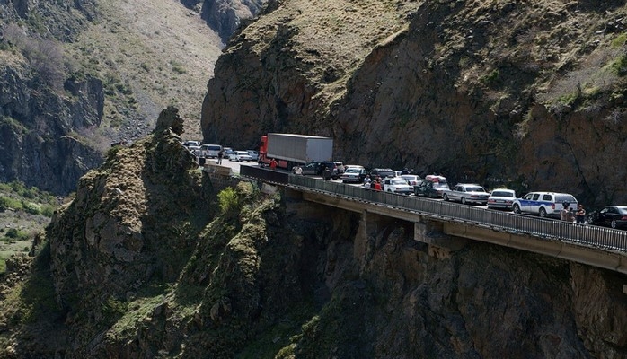 Gürcüstandan Rusiyaya gedən magistral yol bağlanır