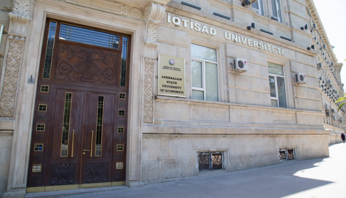 İqtisad Universitetinin əməkdaşları təltif edilib