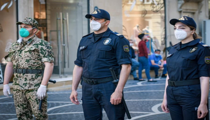 Bakıda polis karantin rejimini pozanları cərimələyir