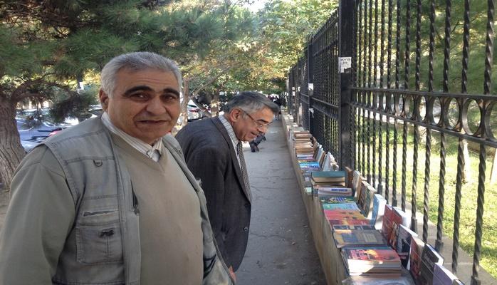 Kitab satıcısı: “Tələbə kitab almır, nəyinə gərəkdir?”