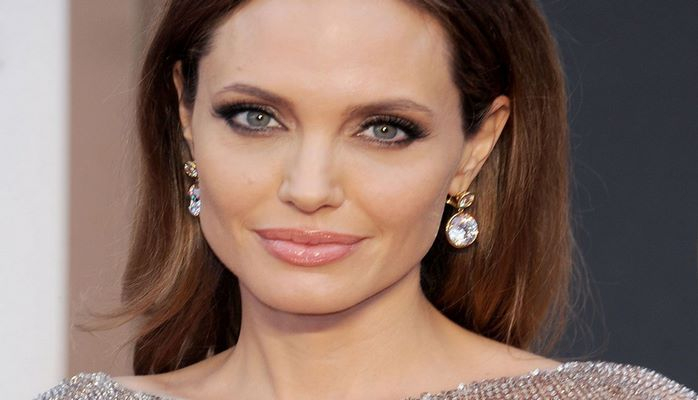 Angelina Jolie: “Xoşbəxt olmaq – sadəcə seçim məsələsidir”