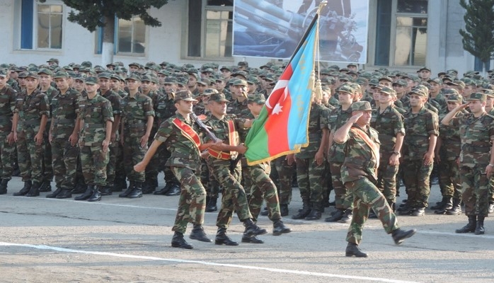 Azərbaycanda kişilərin ilkin hərbi qeydiyyata alınması yaşı aşağı salınır