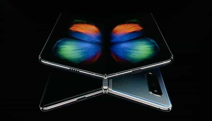 Samsung выпустит складывающийся смартфон Galaxy Fold в сентябре