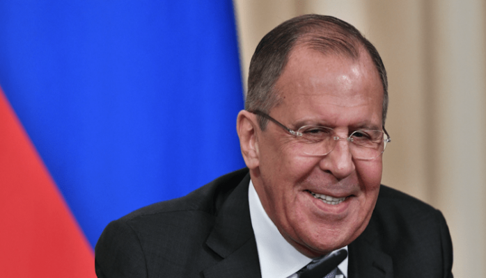 Lavrov “nənələrlə” doyunca qucaqlaşdı