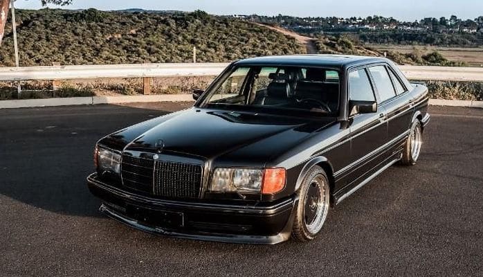 В США на аукцион выставили Mercedes-Benz 560 AMG 1989 года